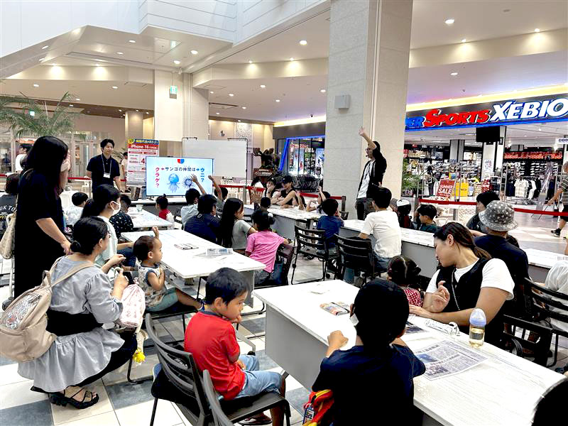 「イーアス沖縄豊崎」にてサンゴ苗づくり体験イベントを開催